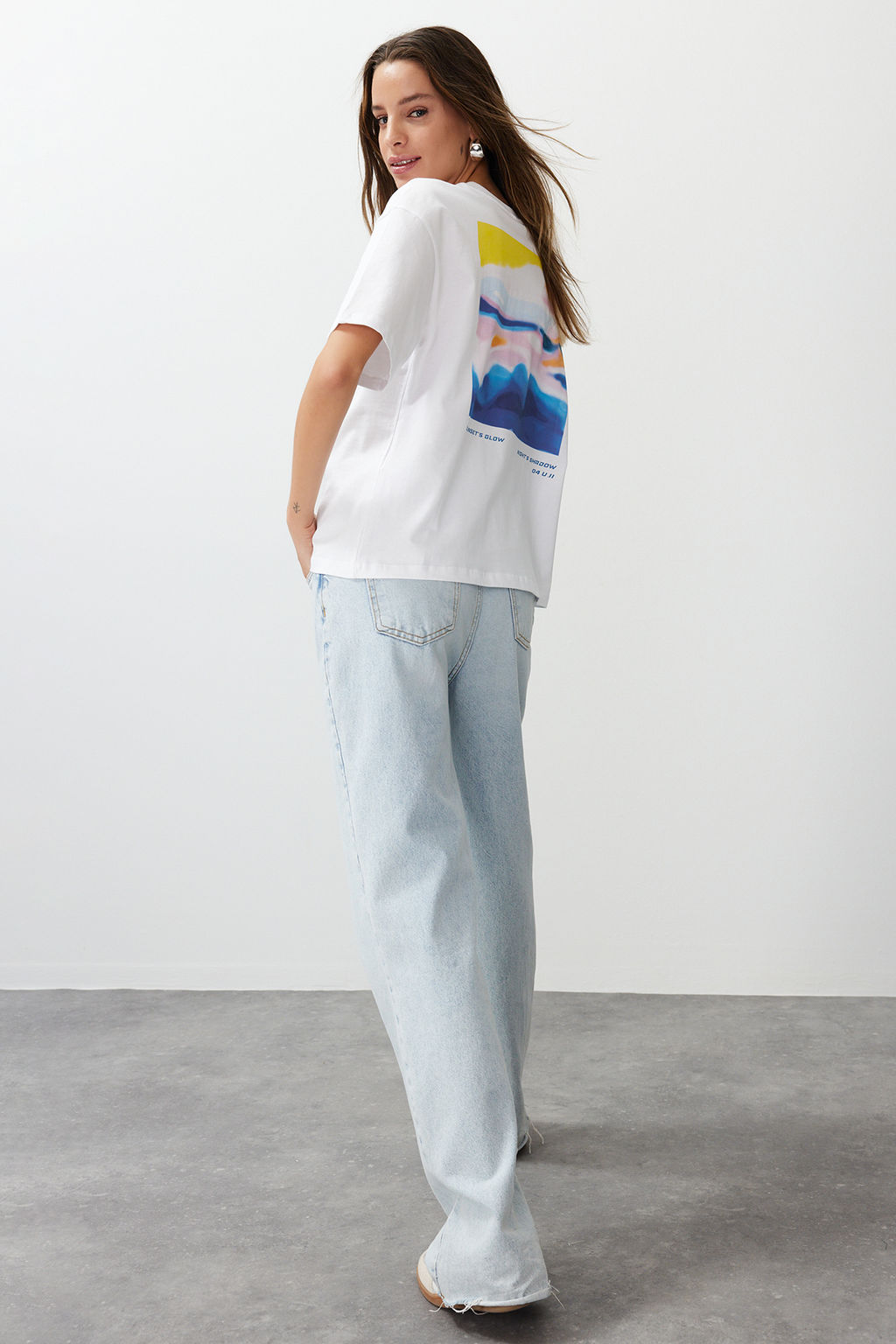 TRENDYOLMILLA Beyaz Premium %100 Pamuk Bask?l? Relaxed/Rahat Kal?p Orme T-Shirt TWOSS24TS00172  фото 9