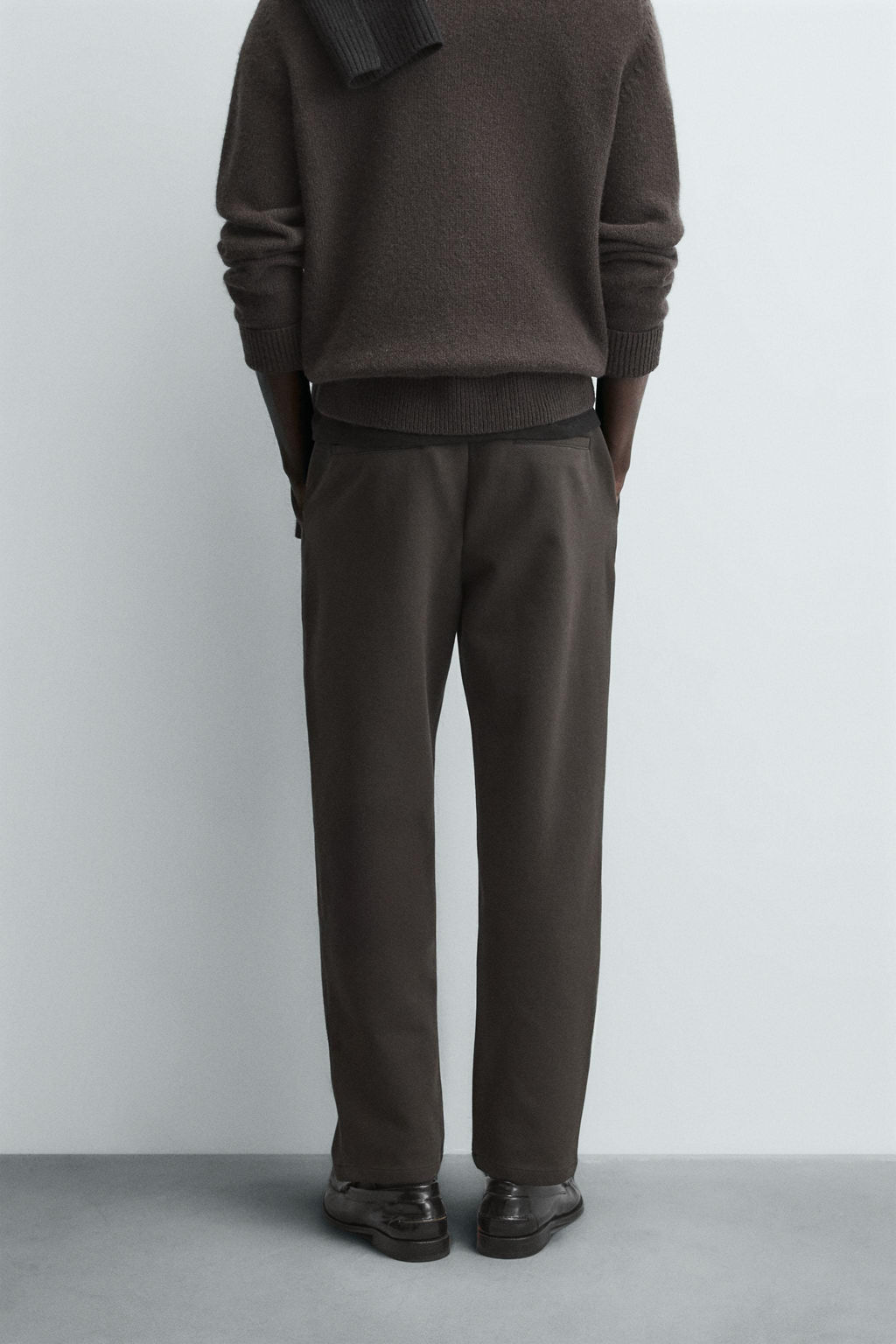 PANTAL?N CINTURA JOGGER CONFORT / Marr?n oscuro - Zara фото 3