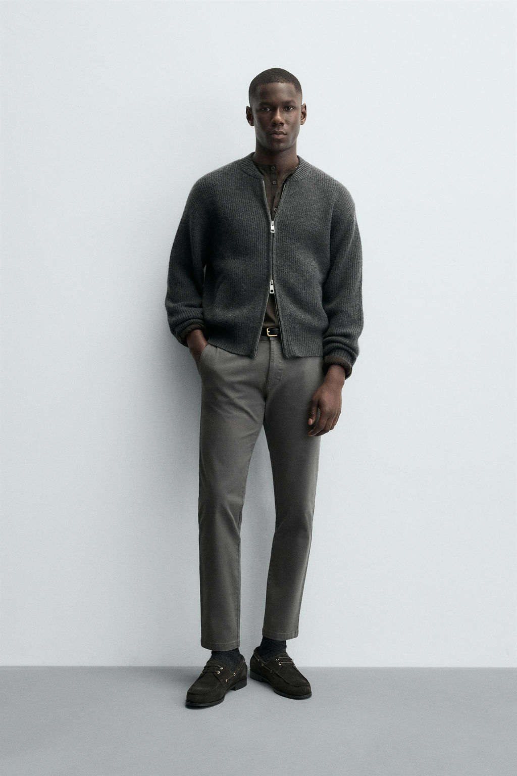 PANTAL?N CHINO SKINNY FIT / Gris antracita