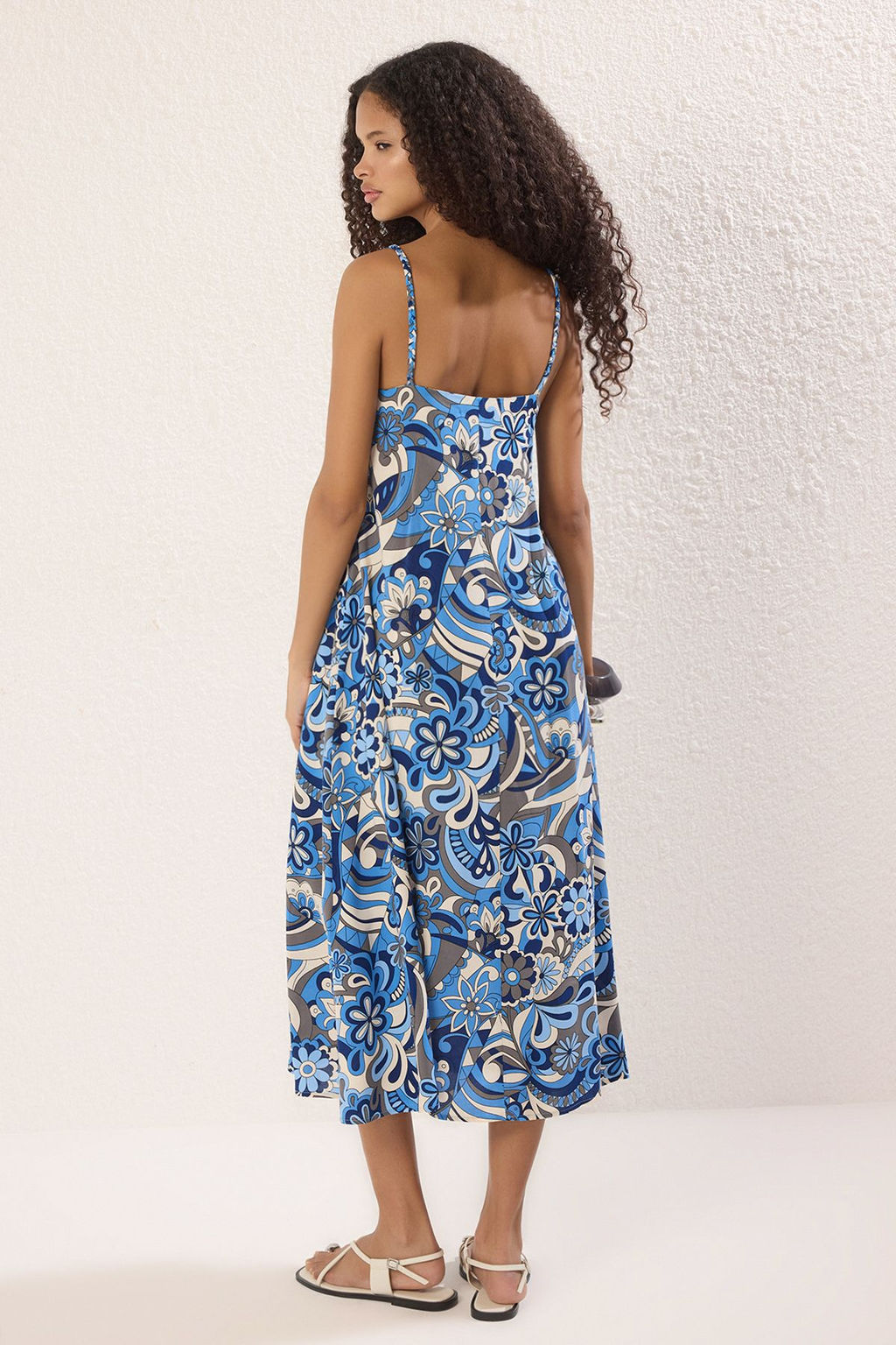 Mavi Geometrik Desenli Duz Kesim Midi Dokuma Elbise TWOSS25EL00044