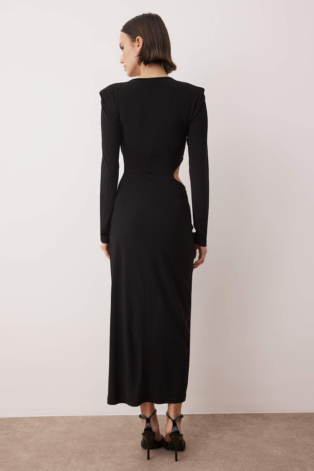 Trendyolmilla Siyah Kruvaze Yaka Cut Out/Pencere Detayl? Orme S?k Abiye Elbise TPRAW23EL00272 фото 20