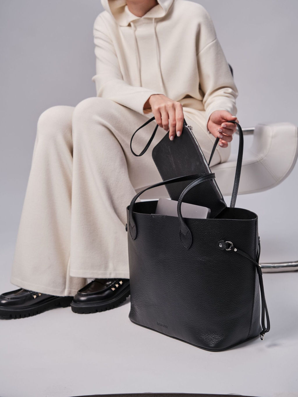 Сумка кожаная шоппер Deboro 30890 черная