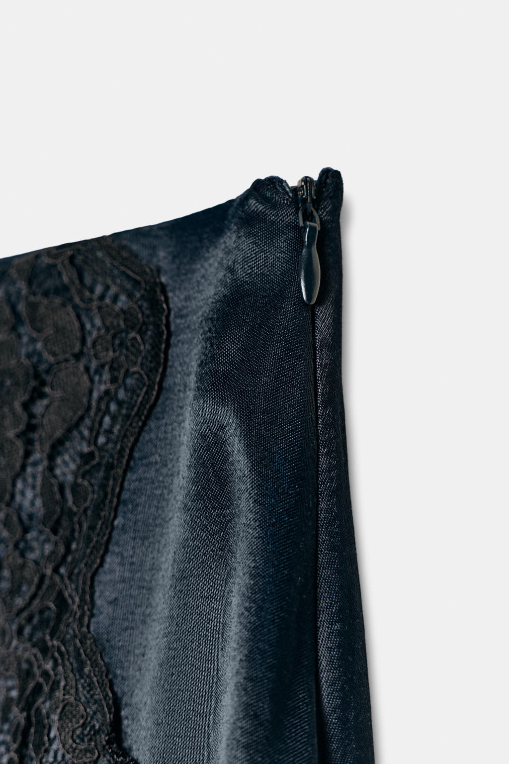 SATIN MINI SKIRT WITH LACE - Zara фото 18