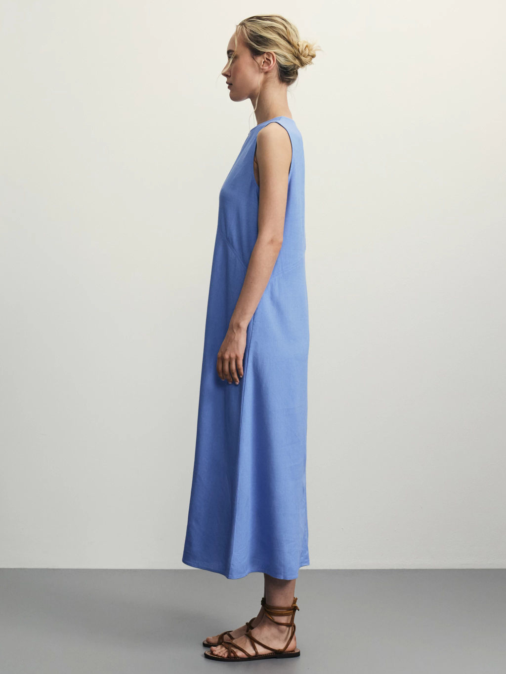 Платье миди изо льна / Zarina  фото 3