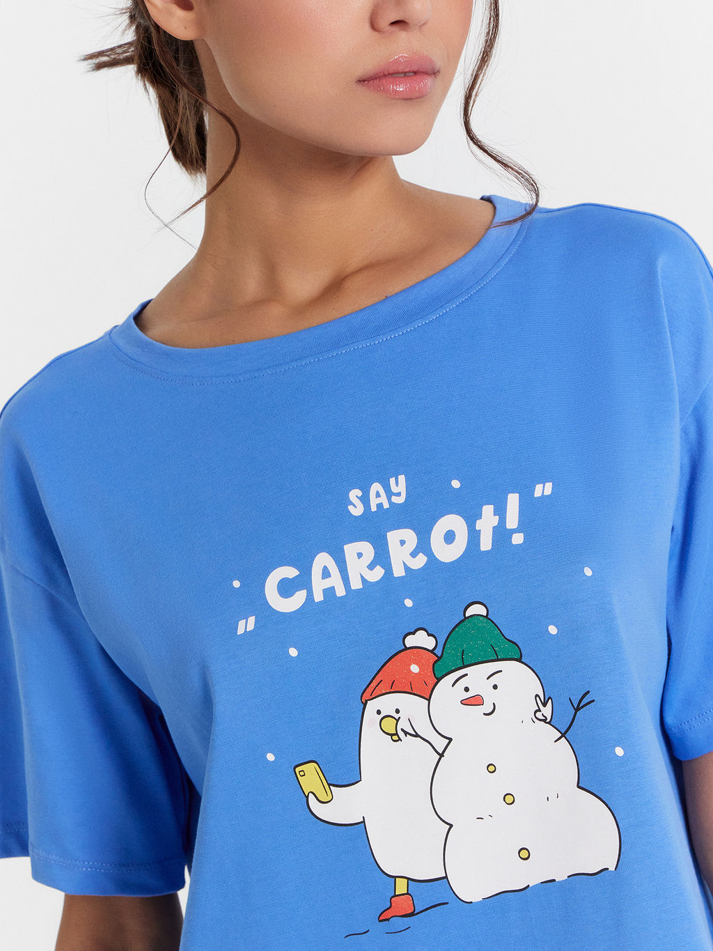 Сорочка ночная женская синяя с принтом и надписью Say carrot! азур +печать 572371 - Mark formelle фото 5
