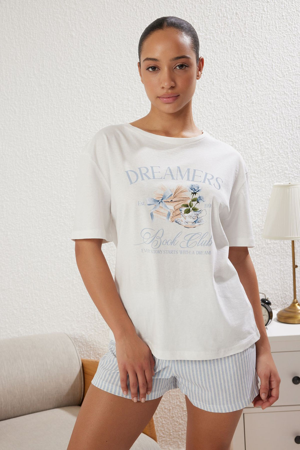 Trendyolmilla Ekru-Mavi %100 Pamuklu Cizgili Bask?l? Sortlu Orme Pijama Tak?m? THMSS25PT00214 фото 2