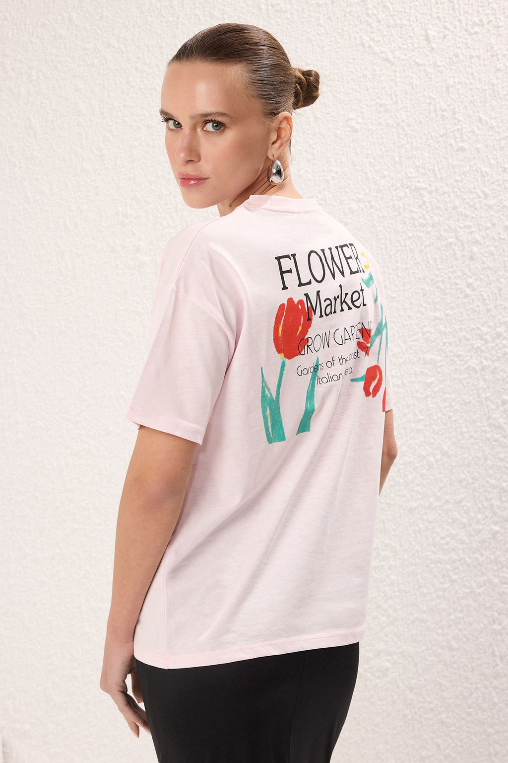 TRENDYOLMILLA Ac?k Sar? %100 Pamuk Oversize/Genis Kal?p On Arka Bask?l? Orme T-Shirt TWOSS25TS00055  фото 3