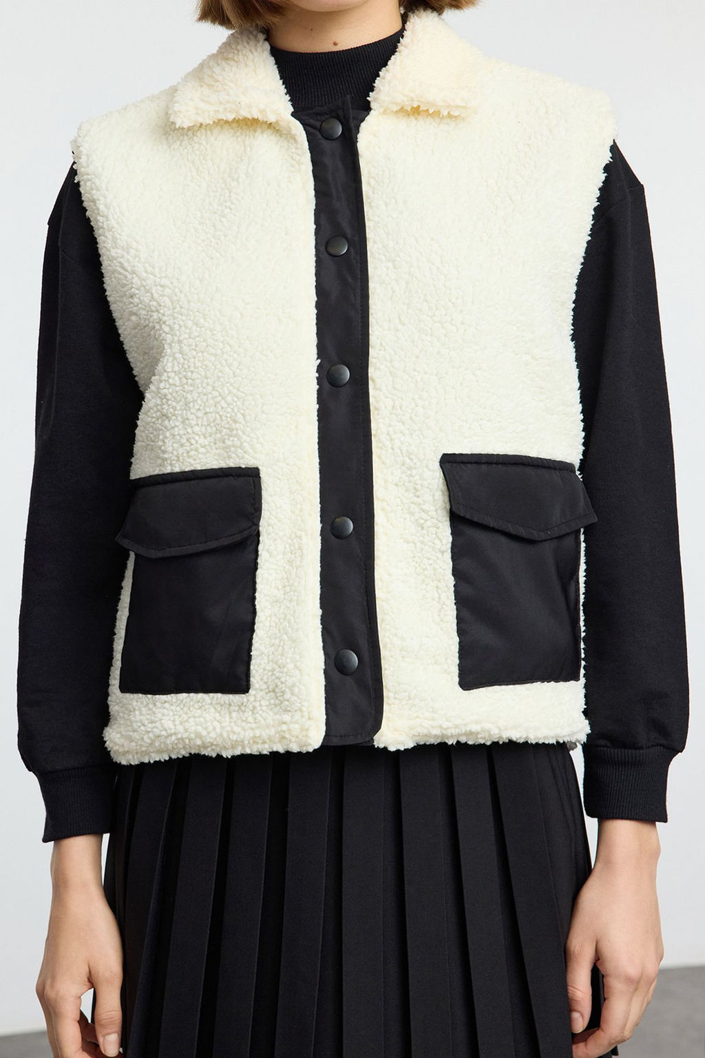 Trendyolmilla Ekru Regular Kal?p Cift Tarafl? Cepli Pelus Yelek TWOAW25YE00036  фото 3
