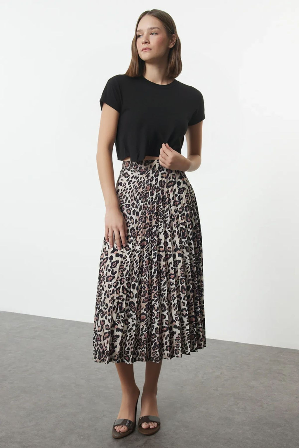 TRENDYOLMILLA Kahverengi Leopar Pileli Maxi Boy Dokuma Etek TWOAW25ET00064