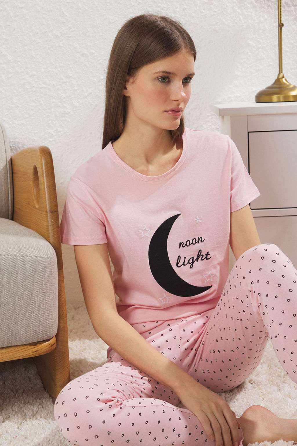 Trendyolmilla Ac?k Pembe Pamuklu Galaksi ve Slogan Bask?l? Orme Pijama Tak?m? THMSS25PT00385