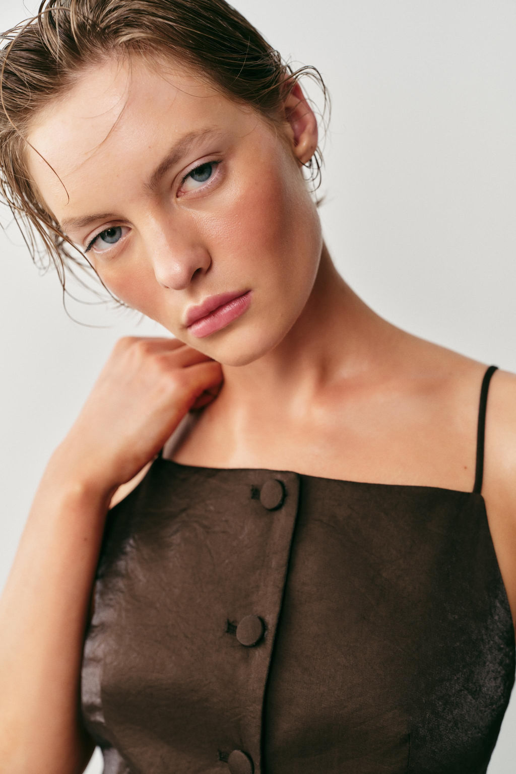 CHALECO EFECTO BRILLO / Marr?n - Zara фото 3