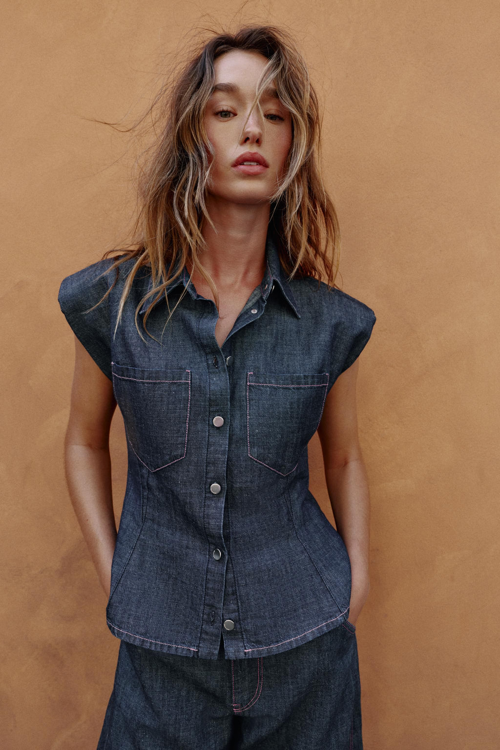 CAMISA PEPLUM HOMBRERAS CON LINO / ?ndigo - Zara фото 6