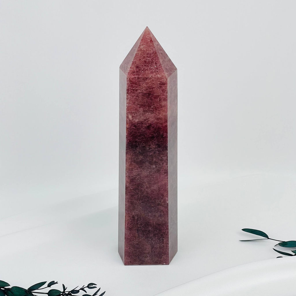 Кристалл из Клубничного кварца