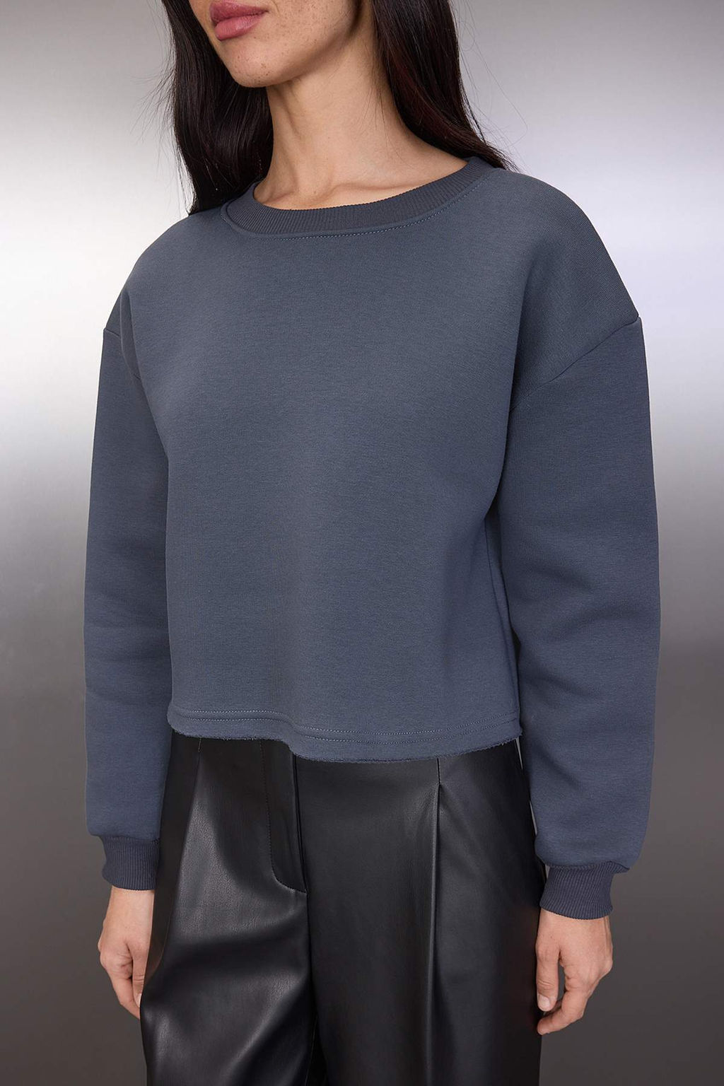 Ekru Kal?n Ici Polarl? Bisiklet Yaka Crop Orme Sweatshirt TWOAW26SW00093 - Trendyolmilla фото 15