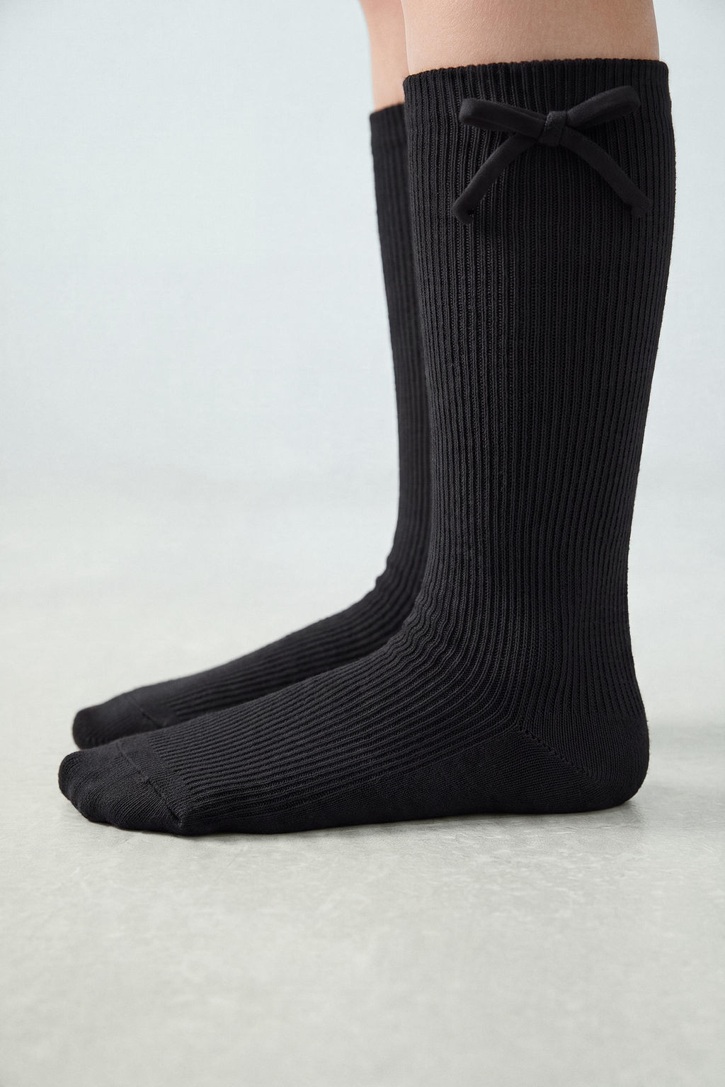 PACK DOS CALCETINES ALTOS LAZO / Negro - Zara фото 6