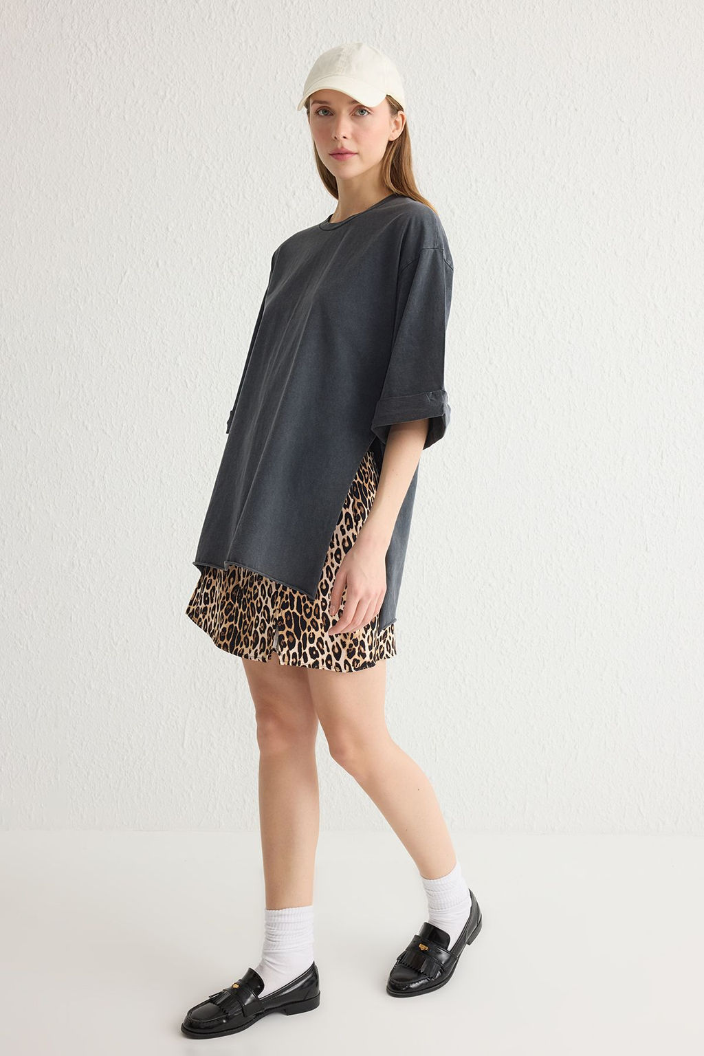 Antrasit Y?kamal? %100 Pamuk Duble Kol Asimetrik Boyfriend Orme T-Shirt TWOSS20TS0828