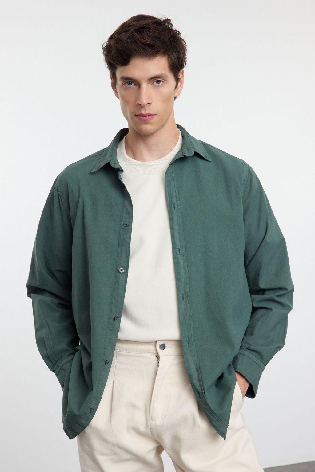 TRENDYOL MAN Haki Unisex Regular Fit %100 Pamuklu Keten Gorunumlu Fit Gomlek TMNSS23GO00099