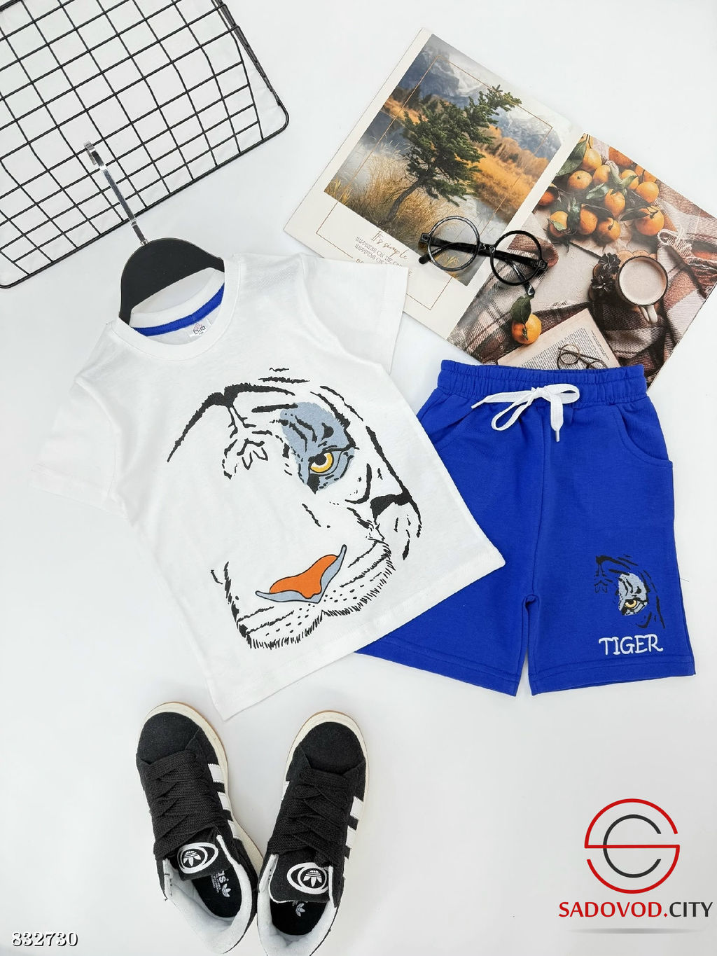 Костюм для мальчика с рисунком