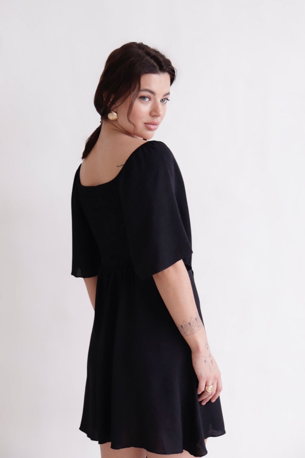 Платье черное с узлом в области груди Martichelli