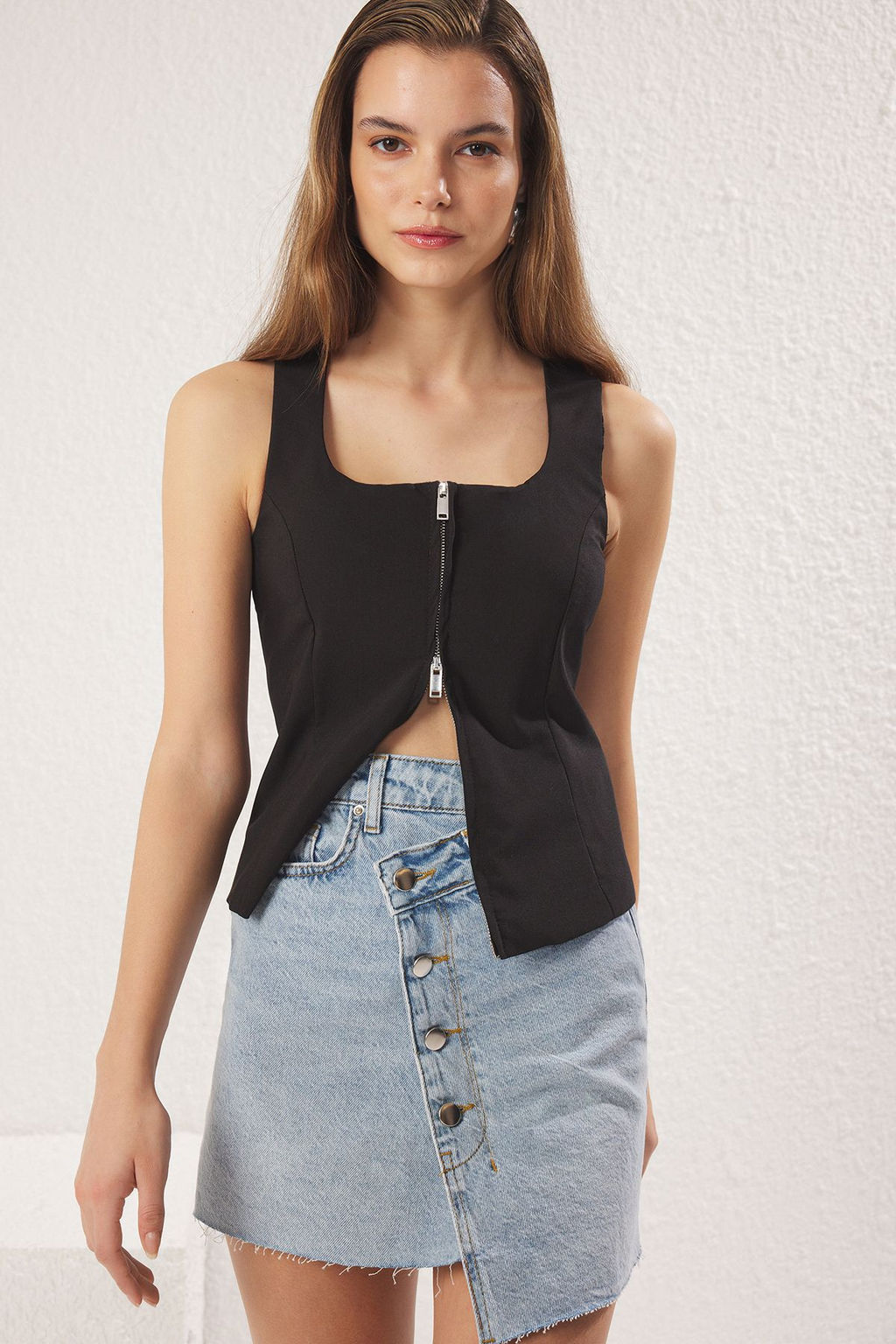 TRENDYOLMILLA Ac?k Mavi Kruvaze Mini Denim Etek TWOSS25ET00097 фото 2