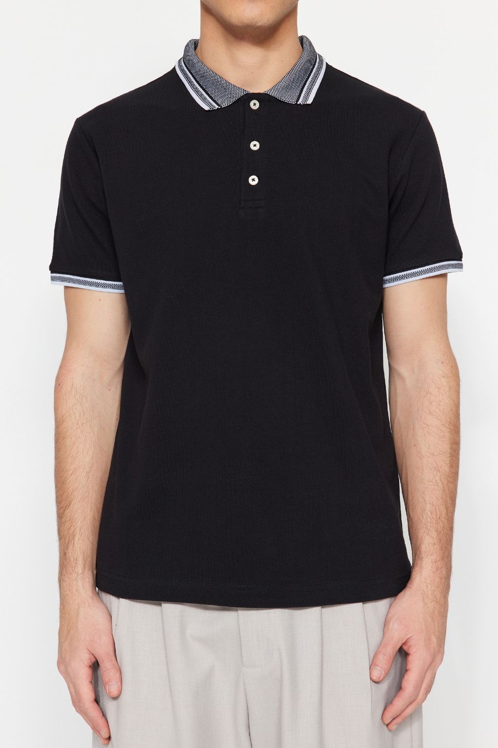 Beyaz Slim/Dar Kesim %100 Polo Yaka T-shirt TMNSS22PO00014