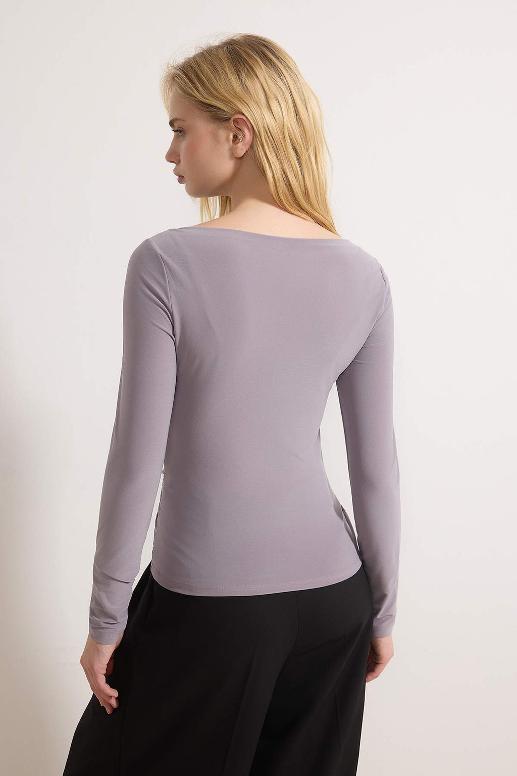 Vizon Kay?k Yaka Drapeli Vucuda Oturan Esnek Orme Bluz TWOAW25BZ00109