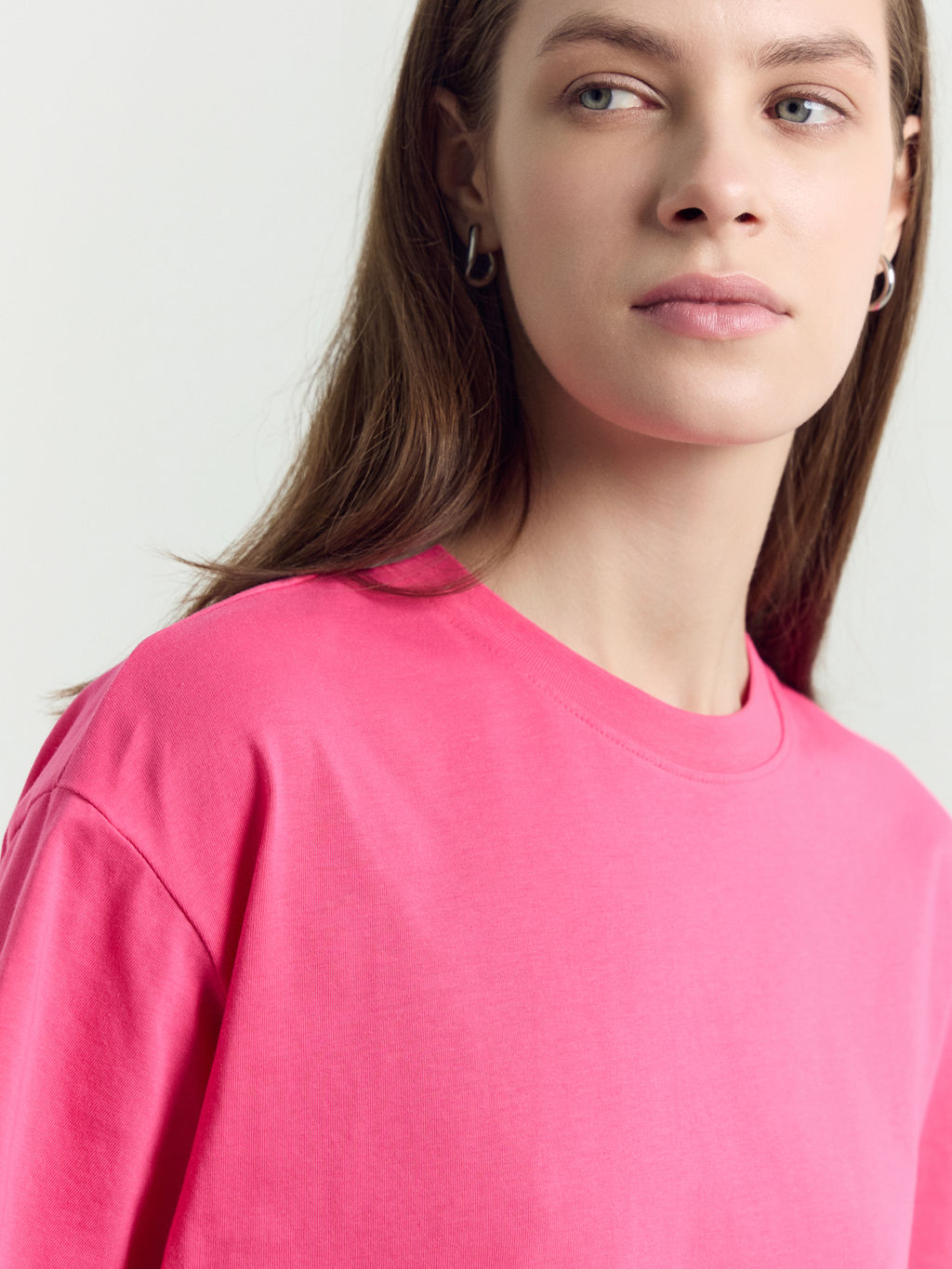 Футболка женская в розовом цвете маджента 112678 - Mark formelle фото 7