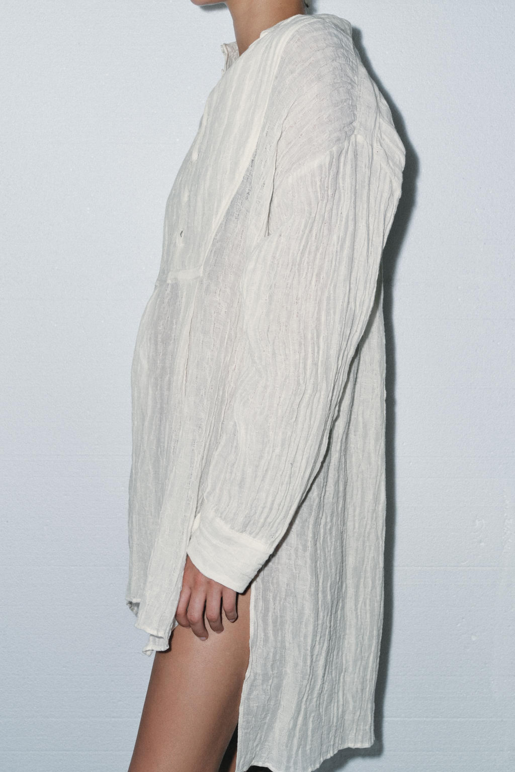 LIMITED EDITION CREASED-EFFECT LINEN BLEND SHIRT - Zara фото 14