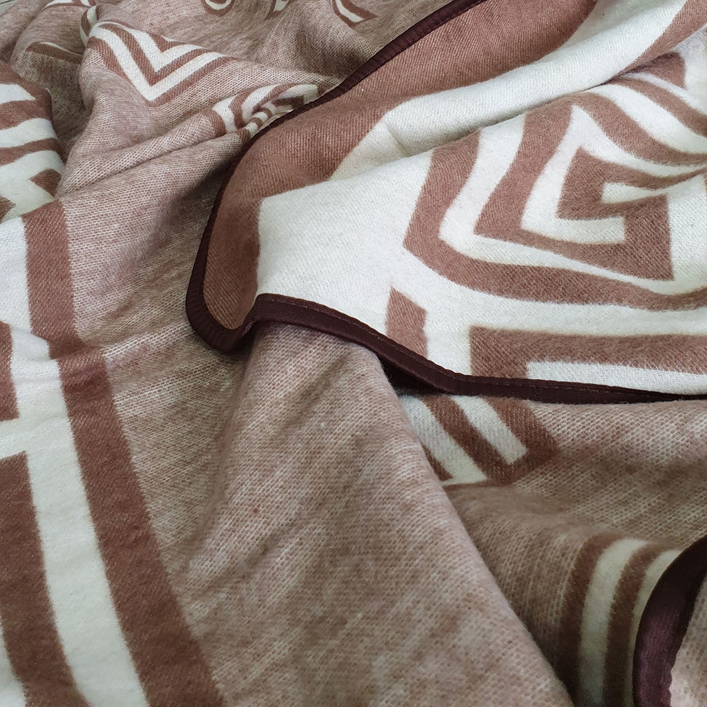 Одеяло п/шерсть 40% 150*205 жаккард "Греция" цв .беж (Узбекистан)