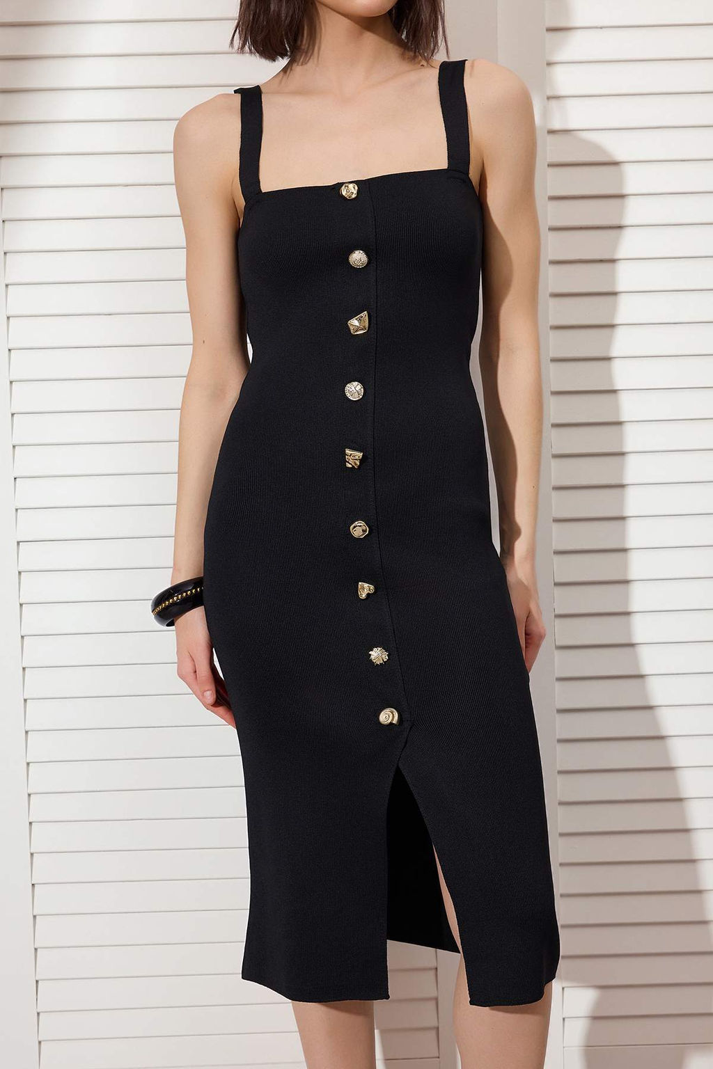 Siyah Duz Midi Kare Yaka Vucudu Saran Mucevher Dugmeli Triko Elbise TWOSS26EL00179 - Trendyolmilla фото 3