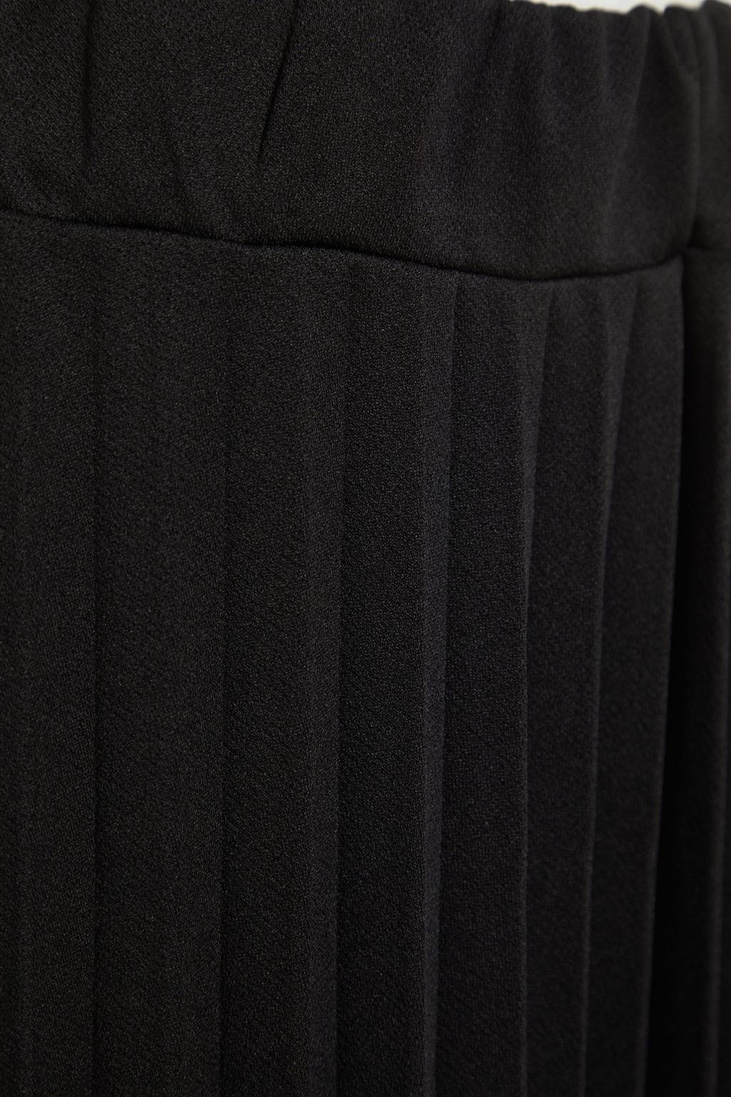 TRENDYOLMILLA Siyah Klos Yuksek Bel Midi Piliseli Smart Krep Orme Etek TWOSS23ET00048  фото 7