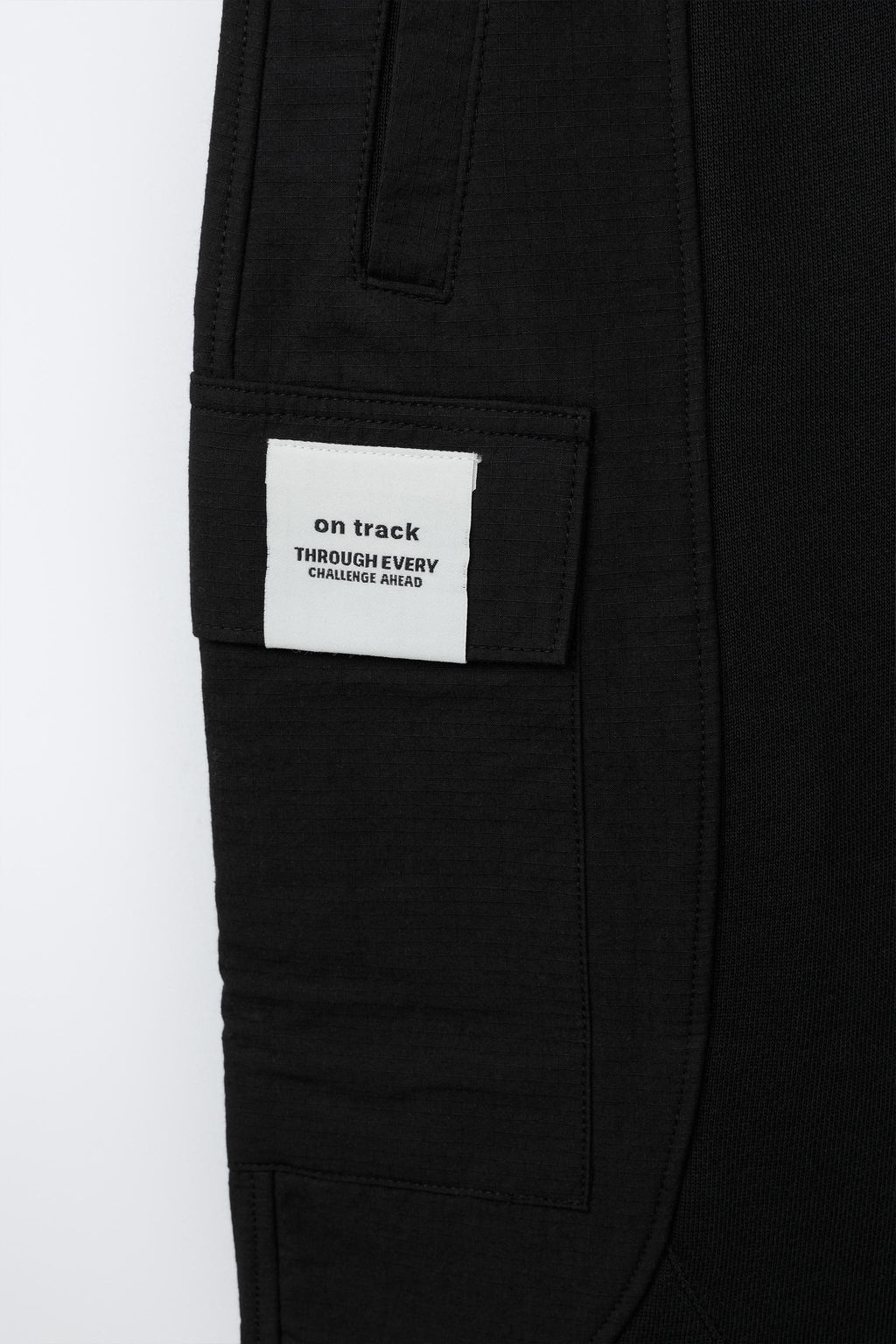 TROUSERS WITH LABEL DETAIL - Zara фото 4