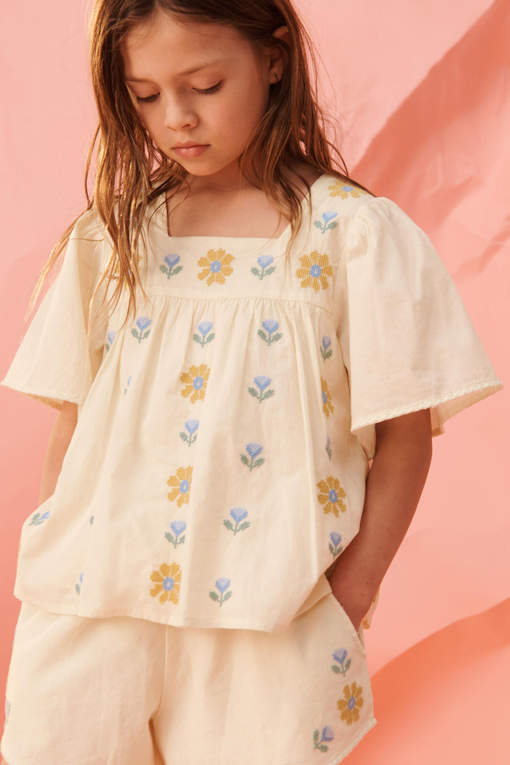 BLUSA BORDADOS FLORES PUNTO DE CRUZ LIMITED EDITION / Crema - Zara фото 2