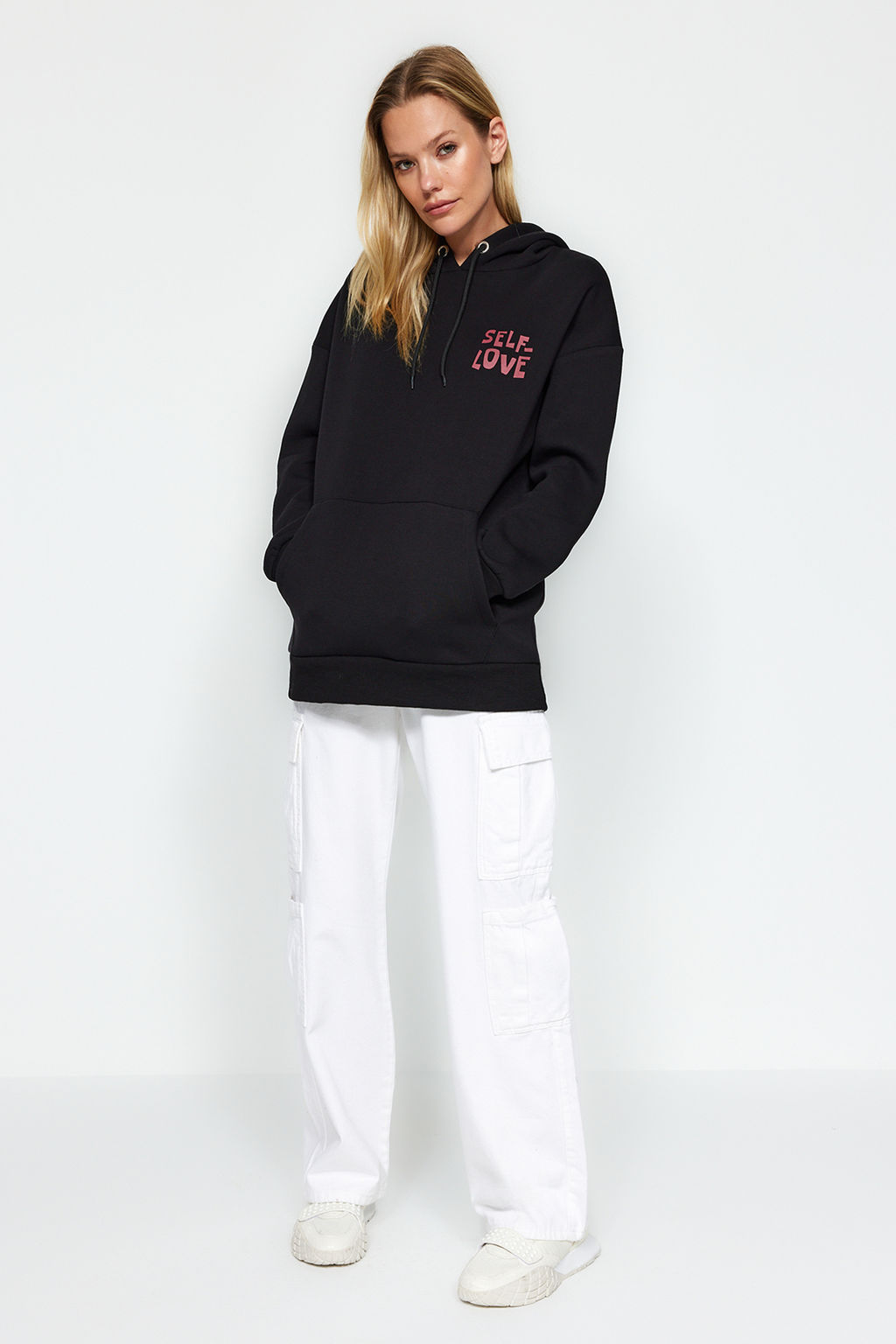 Siyah S?rt Bask? Detayl? Oversize/Genis Kal?p Kal?n Ici Polarl? Orme Sweatshirt TWOAW22SW0687