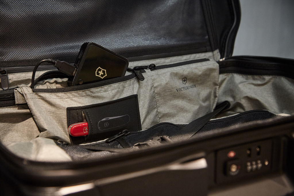 Чемодан для ручной клади Lexicon VICTORINOX 602103  фото 10