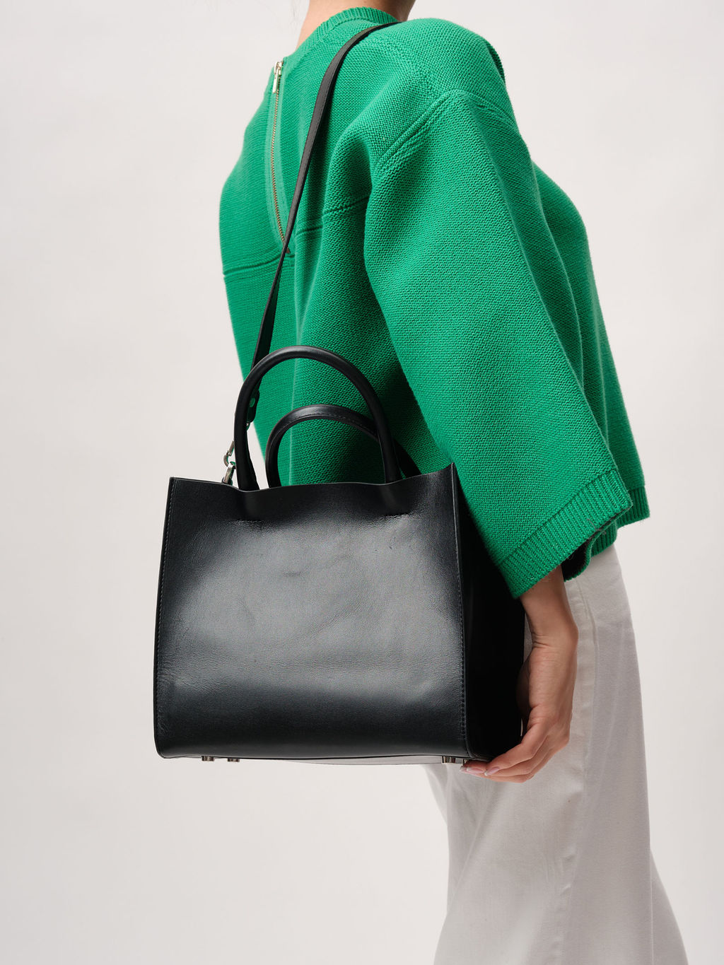 Кожаная сумка Deboro 30902 черный