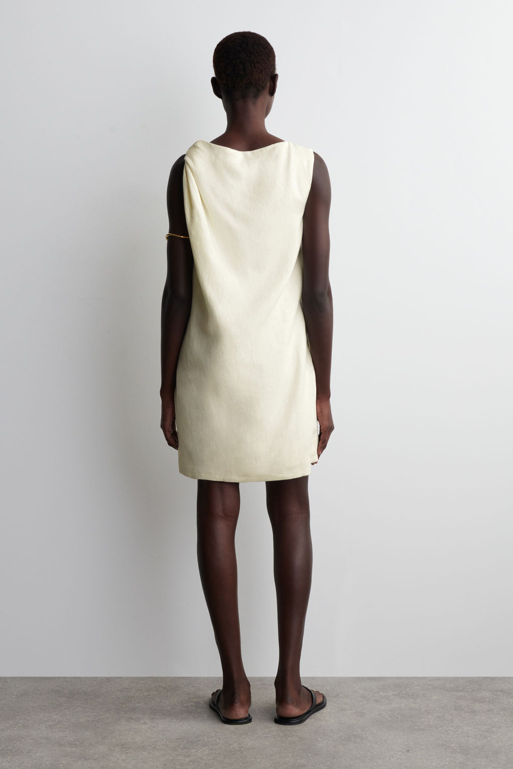 VESTIDO CORTO DE LINO CON DETALLE RETORCIDO - H&m фото 6