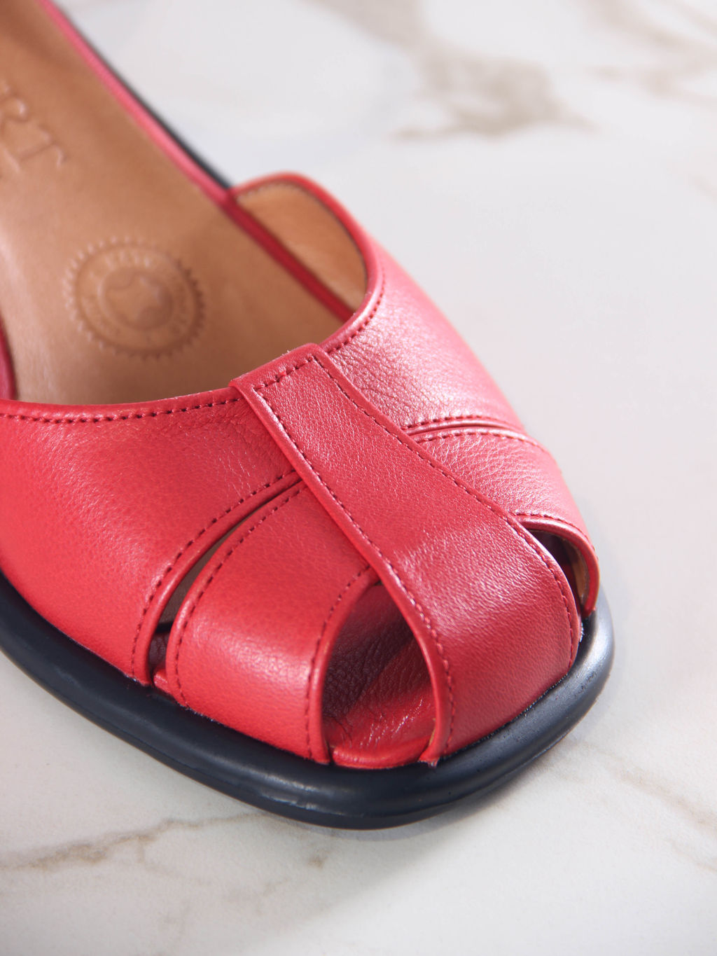 Босоножки 5033.23663bl. Красные