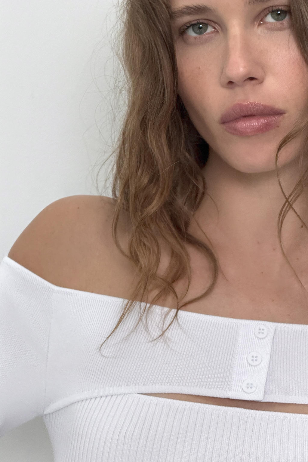 TOP AJUSTADO PUNTO CUT OUT / Blanco - Zara фото 3