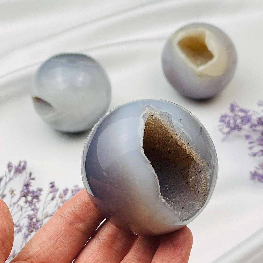 Шар из Агата с жеодой