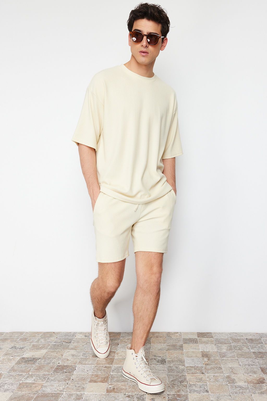 TRENDYOL MAN Basic Fume Regular/Normal Kesim Orta Boy Bagc?kl? Dokulu K?r?smaz Ottoman Sort TMNSS23SR00039 - Trendyolmilla фото 2