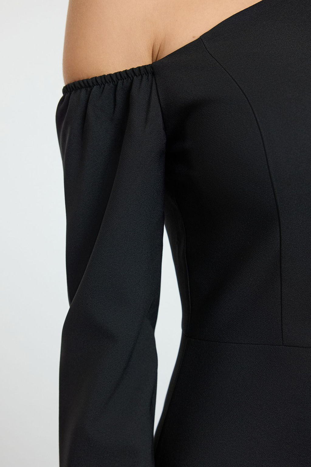 Trendyolmilla Siyah Asimetrik Yaka Mini Dokuma Elbise TWOAW25EL00567  фото 4