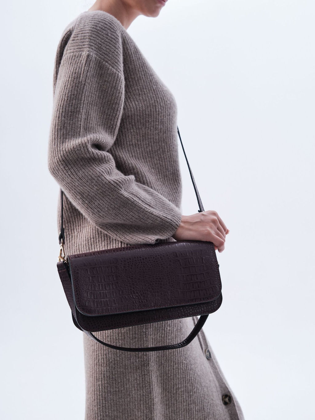 Сумка кожаная багет Deboro 30138 крок/пурпур