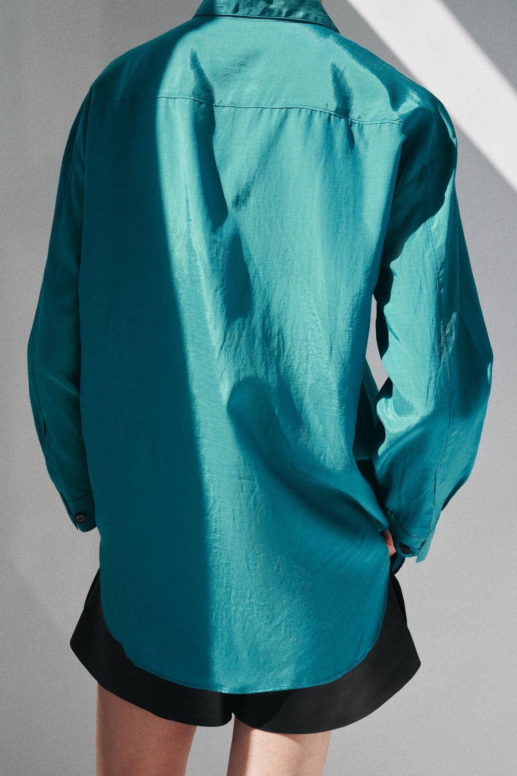 CAMISA FLUIDA BOLSILLOS ZW COLLECTION / Petr?leo - Zara фото 3