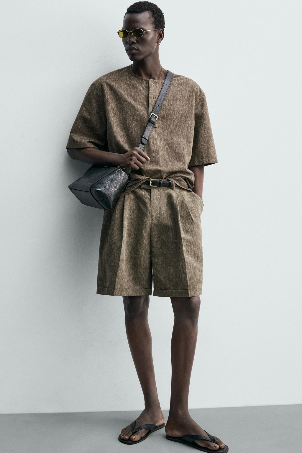BERMUDA RELAXED FIT PLIEGUES / Khaki