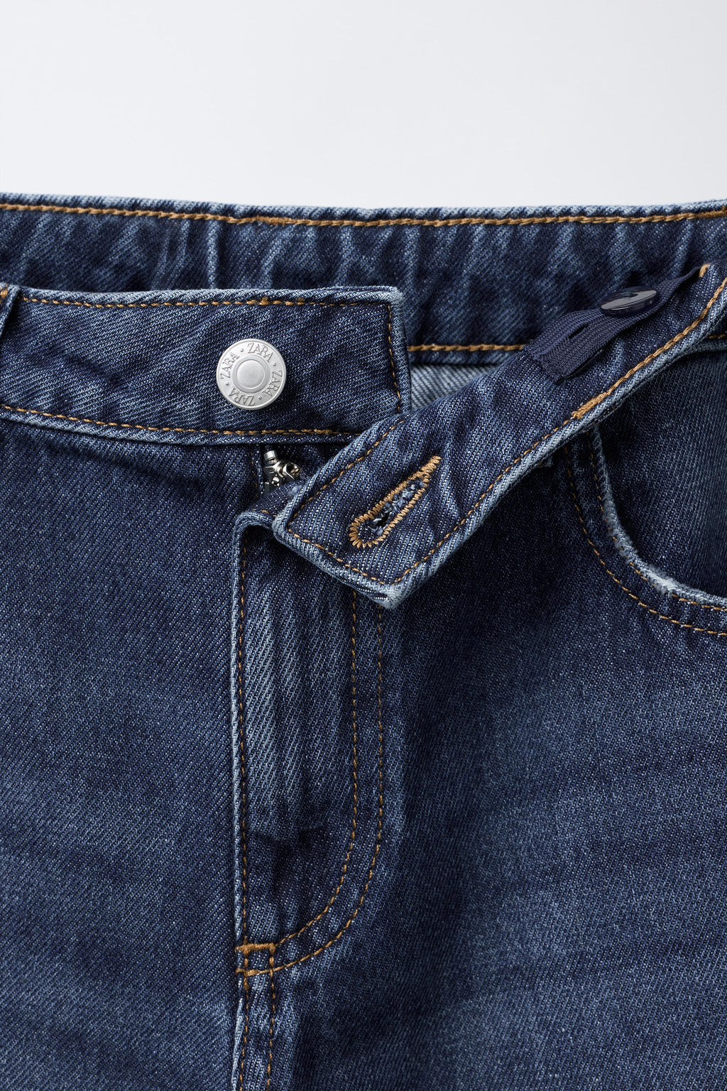 RIPPED RELAXED BAGGY JEANS
