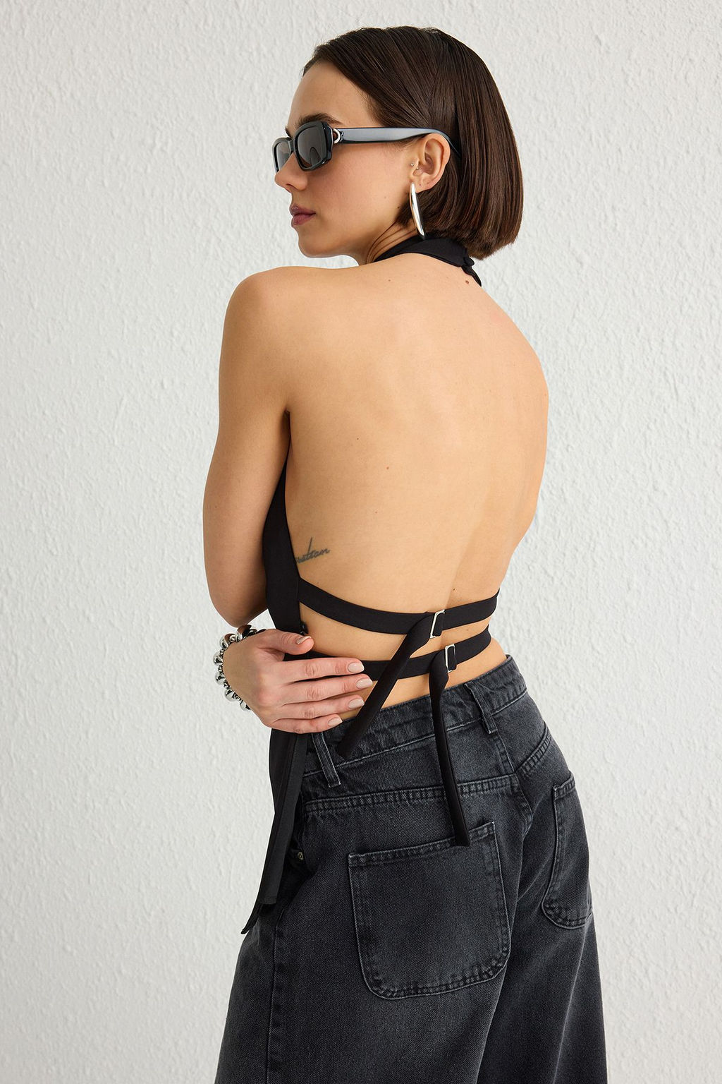 Siyah S?rt Dekolteli Halter Yaka Dokuma Bluz TWOSS25BZ00110