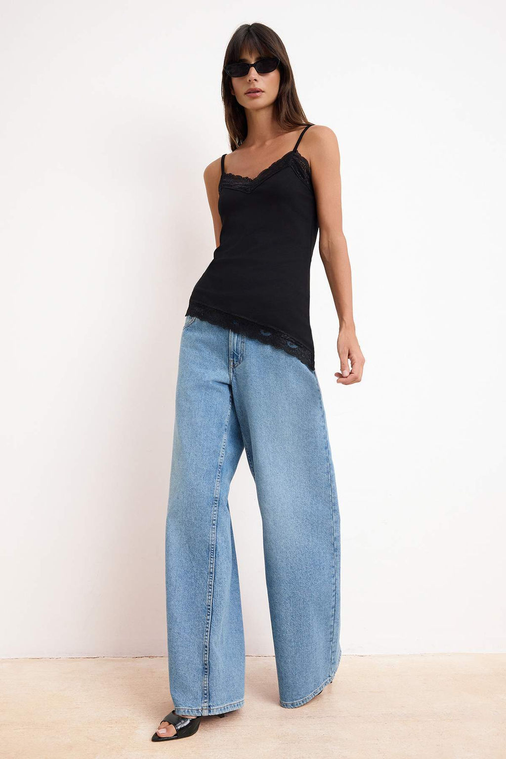 Siyah V Yaka Kolsuz Dantel Detayl? Soft Touch Orme Bluz TWOSS26BZ00661 - Trendyolmilla фото 2