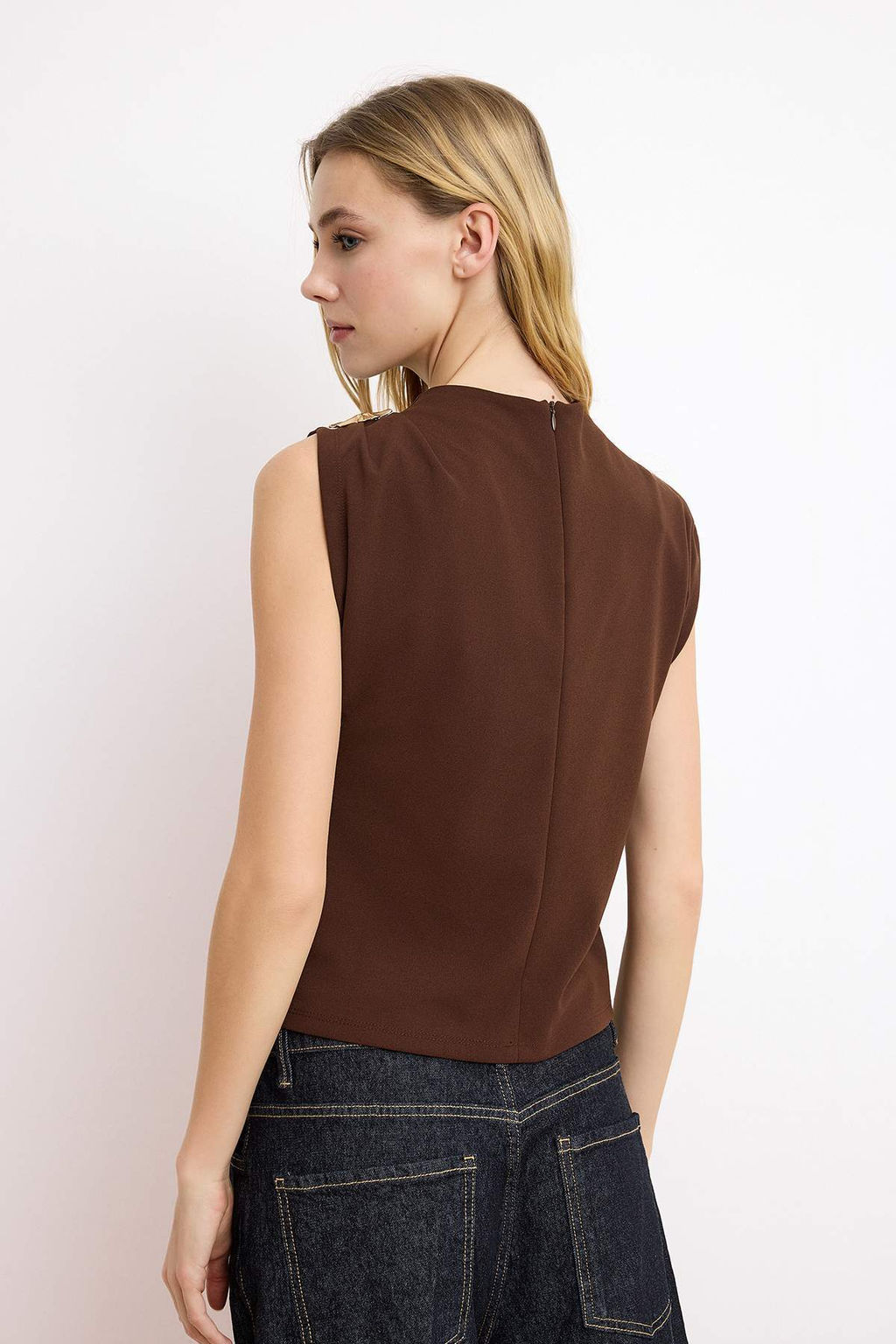 Kahverengi Fitted/Vucuda Oturan Aksesuar Detayl? Drapeli Esnek Orme Bluz TWOSS25BZ00044