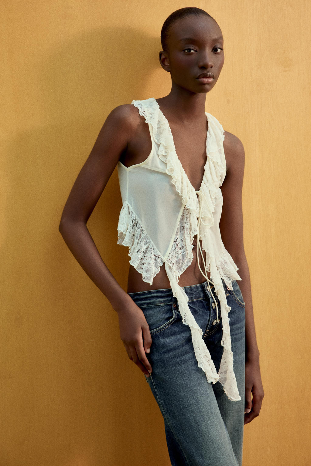 TOP COMBINADO ENCAJE VOLANTES / Crudo - Zara фото 2